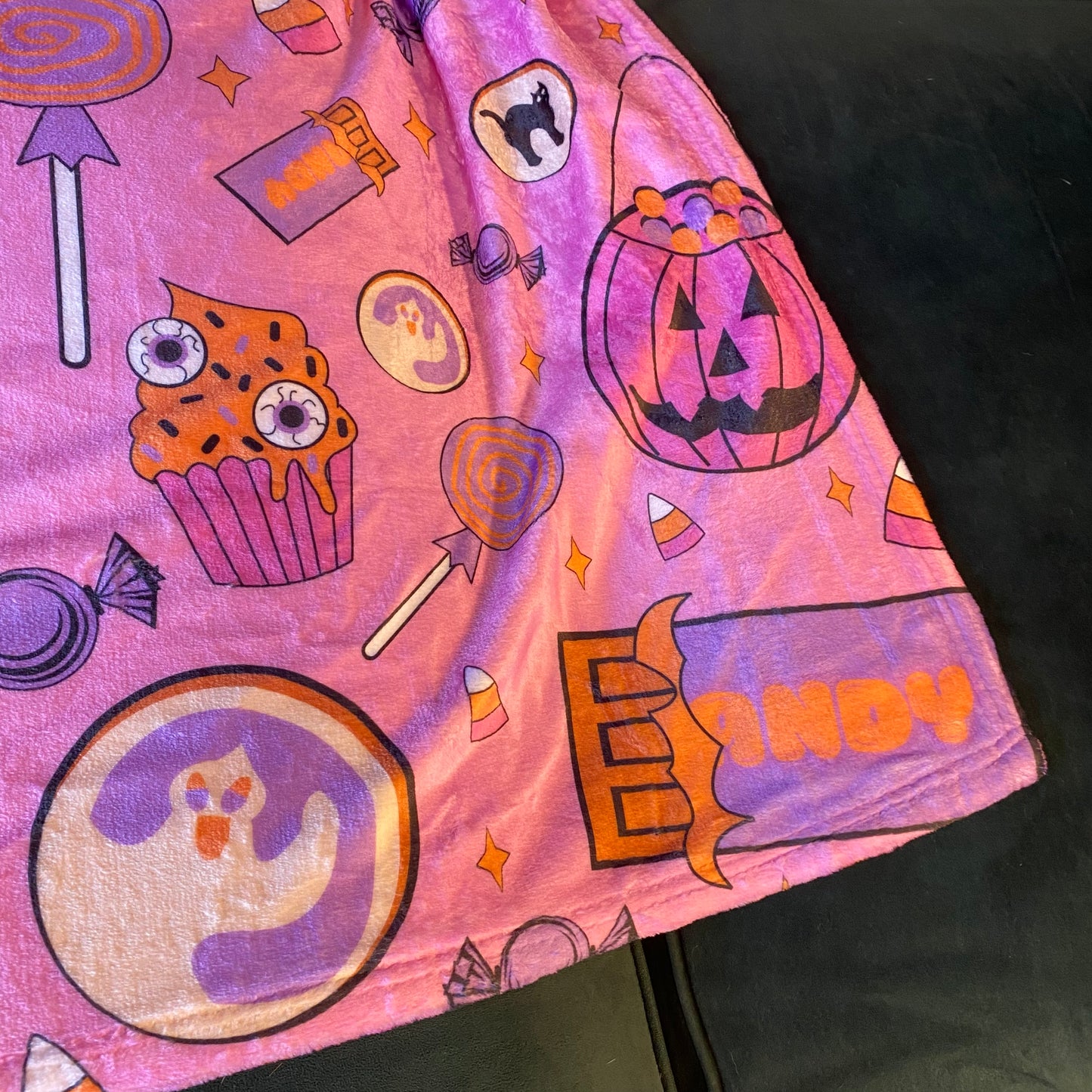 Sweet & Spooky Velveteen Microfiber Halloween Blanket 60" x 50" (PINK)