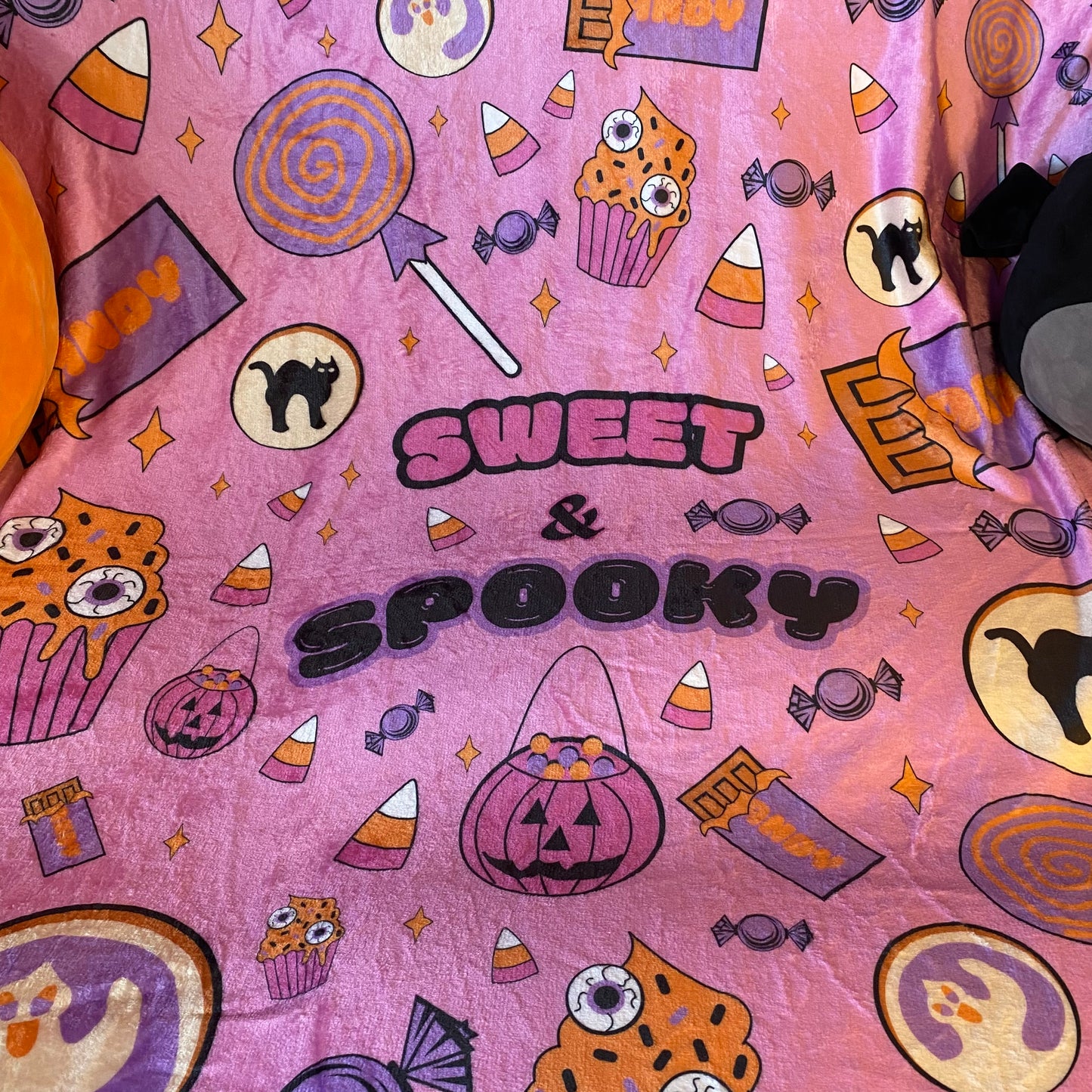 Sweet & Spooky Velveteen Microfiber Halloween Blanket 60" x 50" (PINK)