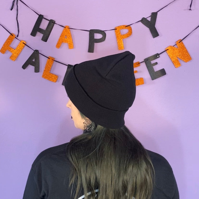 HALLOQUEEN Embroidered Knit Beanie Hat (BLACK)