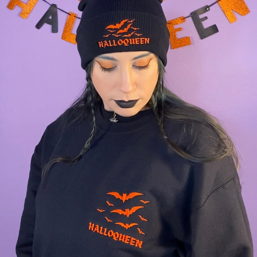 HALLOQUEEN Embroidered Halloween Crewneck Sweatshirt (BLACK)