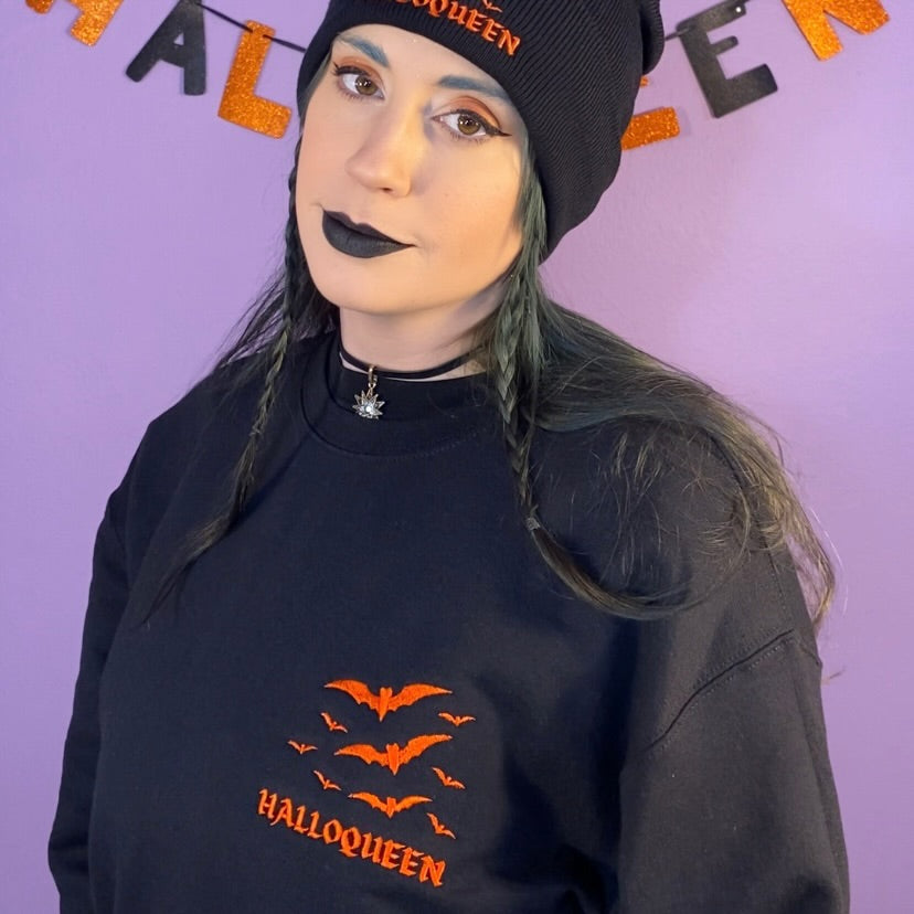 HALLOQUEEN Embroidered Halloween Crewneck Sweatshirt (BLACK)